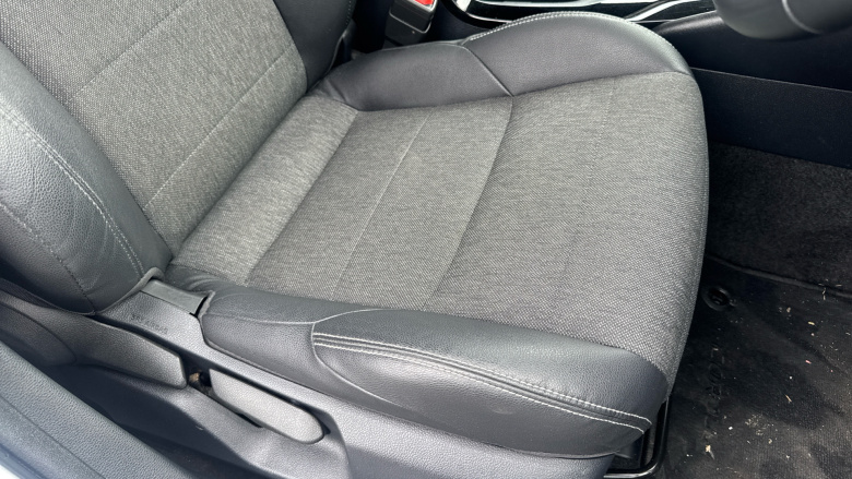 Toyota Corolla 2.0 VVT-i Hybrid Design 5dr CVT Hybrid Hatchback